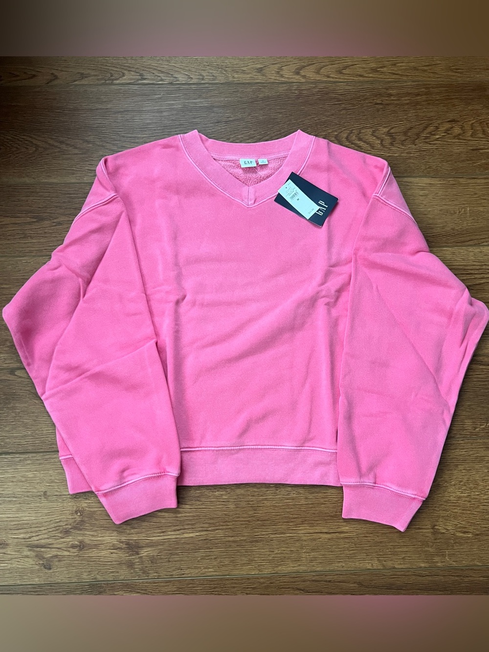 New GAP V neck pullover crew sweatshirt